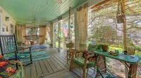 2 Minutes to the Beach; Close to Seaside, Vintage Cottage in Old Seagrove - Wifi