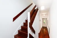 5 Individual Beds - Free Parking