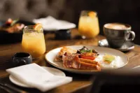 Bishop's Gate Hotel - breakfast