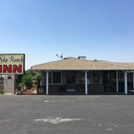 Sky Ranch Inn