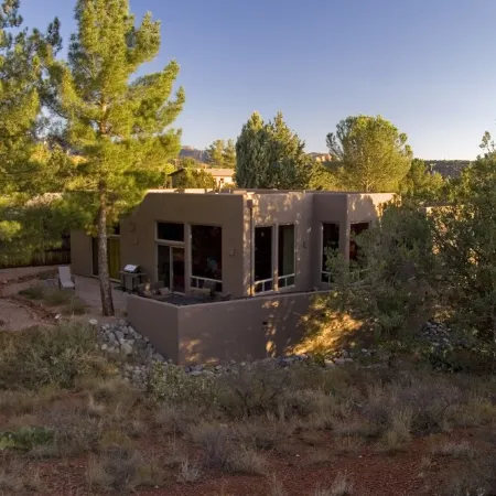 Cool West Sedona Canyon Retreat - Wildlife and Mountain Views, Walk to Trails