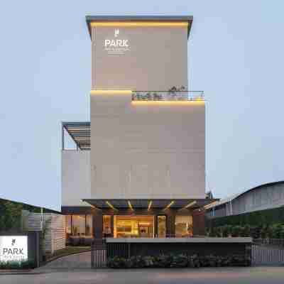 Park Inn & Suites by Radisson Thrissur East Fort Hotel Exterior