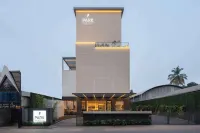 بارك إن آند سويتس باي راديسون ثريسور إيست فورت Hotels near Paramekkavu Bhagavathi Temple Thrissur