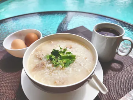 Natura Ravee Greenstay Отели рядом с достопримечательностью «Mae Ngad Dam»