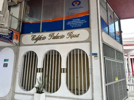 Edificio Palacio Rosa Отели рядом с достопримечательностью «Cali Zoo»