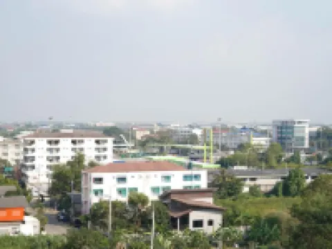 โรงแรมรูมเควสท์ เอสพีเอส แอนด์ เรสซิเดนซ์ โรงแรมในอำเภอ คลองหลวง