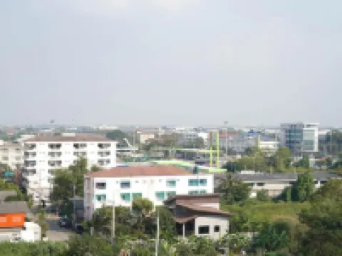 RoomQuest Sps Hotel and Residence