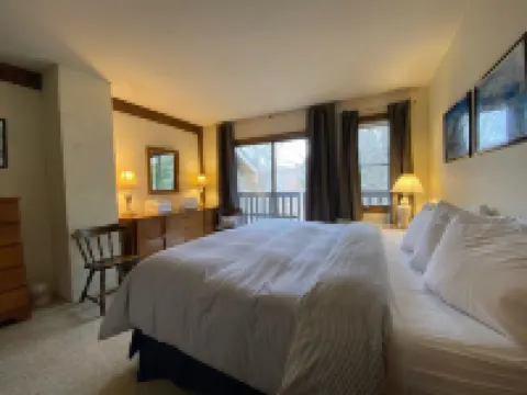 Hemlock Ridge 2B- Charming Two Floor Condo in the Heart of Killington, Perfect! Condo