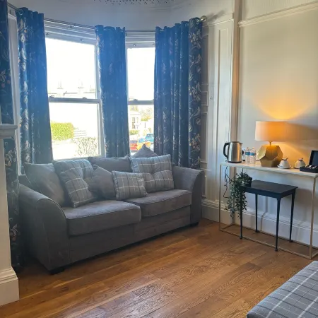 No. 1 High Street - Boutique Rooms Отели в г. Бакхейвен