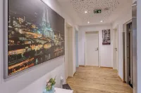 Touch down Motel Hotels in Rosrath