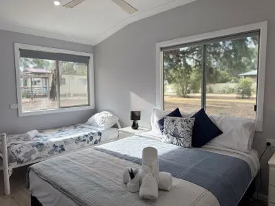 Hay Caravan Park Hotels in Hay South