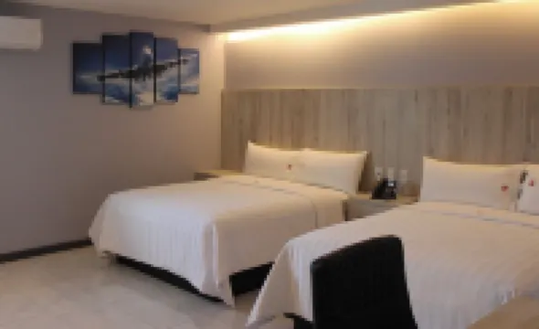 Hangar Inn TJ - Aeropuerto