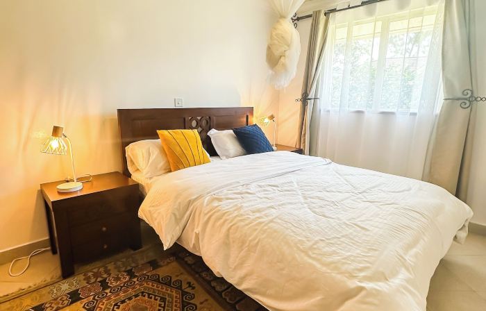 Spacious 4-bedroom with a pool