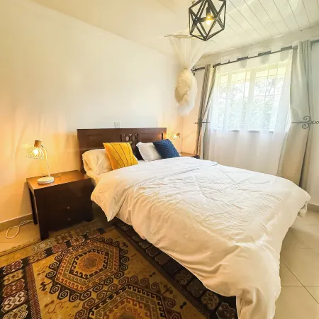 Spacious 4-bedroom with a pool