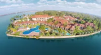 Ramada Resort Cochin Отели рядом со станцией Metro  Aluva Railway Station