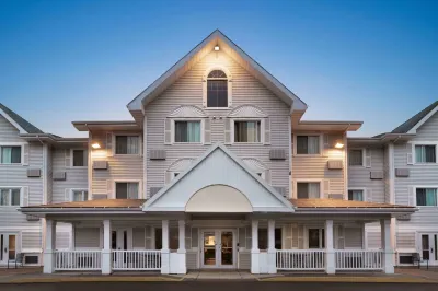 Travelodge Suites by Wyndham Moncton Hotels near Tidal Bore