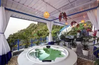 A Santorini Home - by le Rêve 5Mins from Mall Road