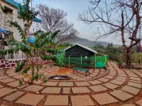 Lakeside Boheme Inn Hotels in Isambe