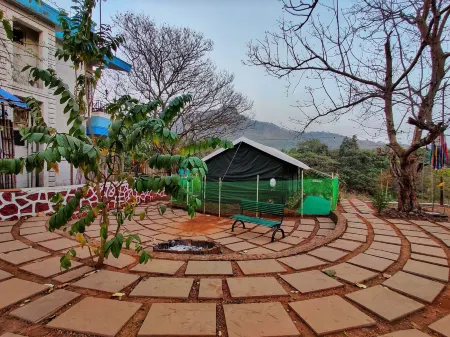 Lakeside Boheme Inn Отели в г. Исамб