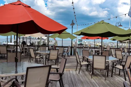 Sebastian Saltwater Lodge Отели в г. Микко