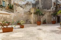 Studio Dione 130 by Wonderful Italy