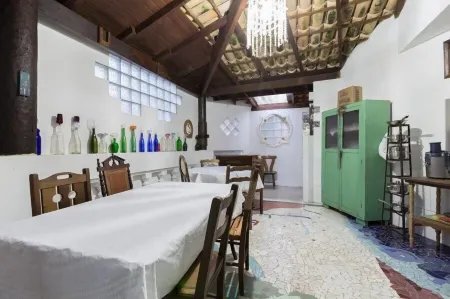 Pousart - Floripa Отели рядом с достопримечательностью «CentroSul - Centro de Convencoes de Florianopolis»