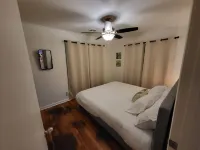 Smart Home Oasis with 2 King Beds and an Office - Alexa Controlled! Отели рядом с достопримечательностью «U.S. Rte 66»