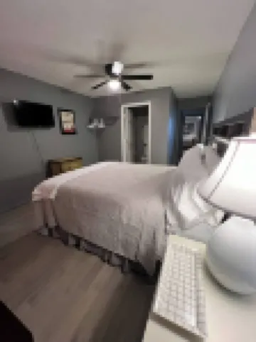 River Living - One Story - 2 bd/2ba - On the River - 2Blks to Main St - VIEWS