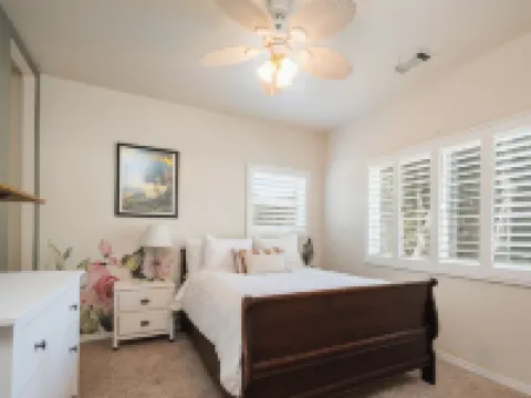 Downtown Retreat w/ Hot Tub and Fire Pit! Hoteles en Templeton