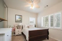 Downtown Retreat w/ Hot Tub and Fire Pit! Hotels in Templeton