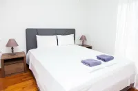 Gorgeous Apt in Faliro with View Hotels near Edem
