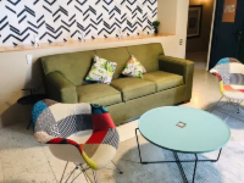 คาร์เดเดอ แอกซ์เพรส โฮเทล