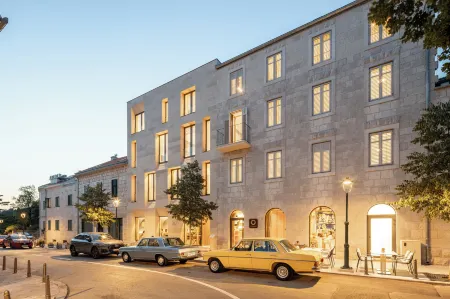 Emotheo Heritage Hotel Отели в г. Доњи Проложац