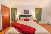 4BDR/2.5BA APT Near Tufts/7 min-Walk to Subway/Free Parking for 2 cars