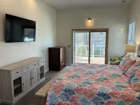 "CALYPSO"  BRAND NEW  HUGE 4-bedroom house with WiFi and AC in Oak Harbor