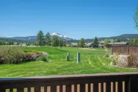 Amazing Mountain Views, Walk to Ski Shuttle! in the Heart of Big Sky Golf - Mountain view