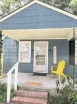 Cozy Blue Cottage 2BR/1BA