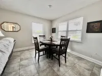 Stylish Apartment centrally located near Beach & Downtown St. Petersburg