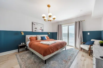 Luxe 4-bedroom house in charming Jersey City, next to Lightrail into NYC