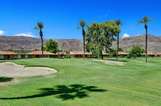 Bright, Stylish Desert Condo with Mountain Views + Private Courtyard