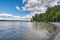 Sweetgrass Cottage, Ovid: Walk to Sheldrake Point Winery, Beach and Boat Launch Hotels in Ovid