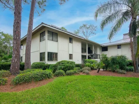 Renovated  Saddlebrook 1st Floor 2bd/2ba Condo w/Golf & Water Views