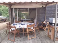 Chalet 1 to 5 persons garden and terrace with pergola in residential park Hotels in Soulac-sur-Mer