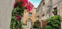 Rural House in Alt Empordà - Can Girmas (full rental) - for 4/6 people Hotels in Navata