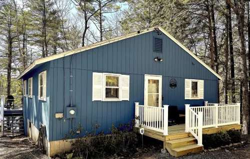 Private Lakefront Cottage  A Step Away from a Large Sandy Beach!