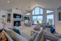 6 Bed Oceanfront Home in Obx w/ Hot Tub!