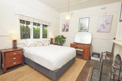 Wiyanga Cottage Hotels near Elysian Rock Lookout