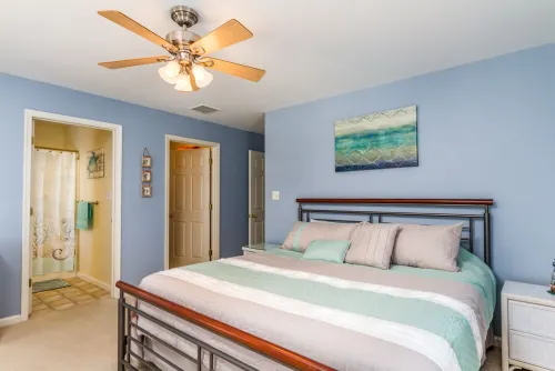 1 Block to Beach and Boardwalk "Between the Piers"