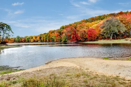 Cozy ski retreat on Shawnee mountain Pet friendly