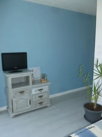 Studio near all amenities and beaches Отели в г. Семюссак